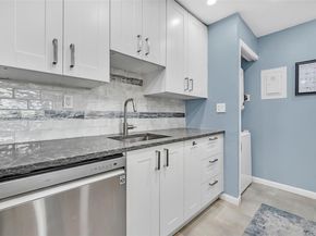 220 Lakeview Dr 308, Weston FL 33326