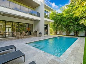 225 NE 3rd St, Boca Raton FL 33432