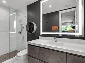 225 NE 3rd St, Boca Raton FL 33432