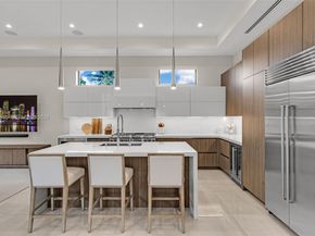 225 NE 3rd St, Boca Raton FL 33432