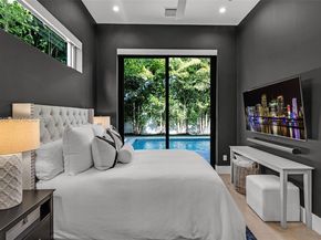 225 NE 3rd St, Boca Raton FL 33432