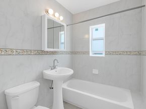 427 NW 84th Ter 427, Miami FL 33150