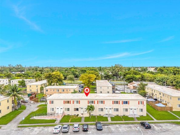 427 NW 84th Ter 427, Miami FL 33150