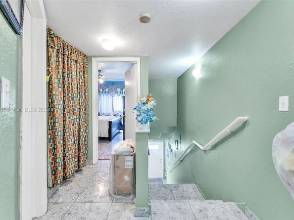 427 NW 84th Ter 427, Miami FL 33150