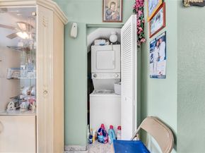 427 NW 84th Ter 427, Miami FL 33150