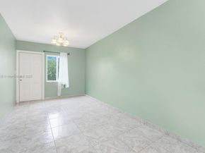 427 NW 84th Ter 427, Miami FL 33150