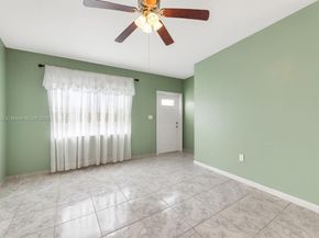 427 NW 84th Ter 427, Miami FL 33150