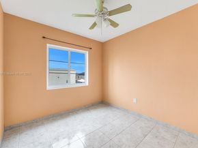 427 NW 84th Ter 427, Miami FL 33150