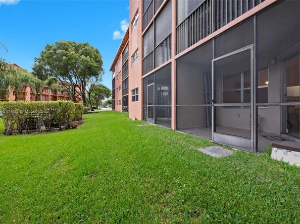 701 SW 142nd Ave 110S, Pembroke Pines FL 33027