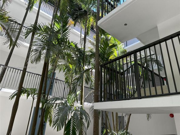 55 Ocean Lane Dr 4020, Key Biscayne FL 33149