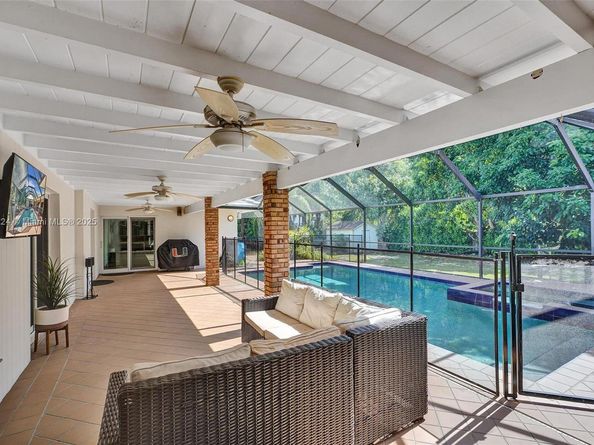 6731 SW 138th St, Palmetto Bay FL 33158