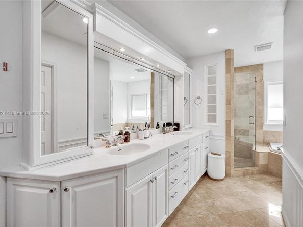 6731 SW 138th St, Palmetto Bay FL 33158