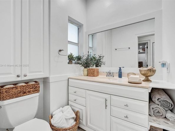 6731 SW 138th St, Palmetto Bay FL 33158