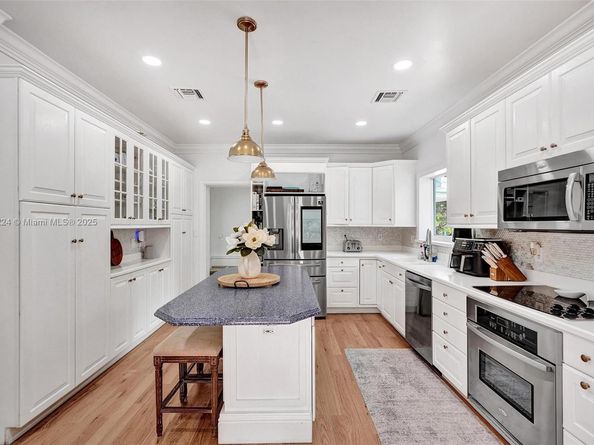 6731 SW 138th St, Palmetto Bay FL 33158