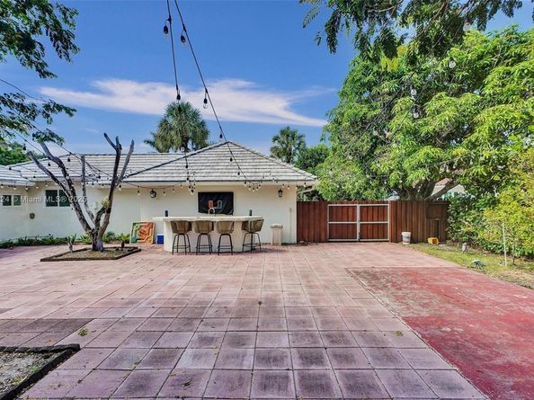 6731 SW 138th St, Palmetto Bay FL 33158