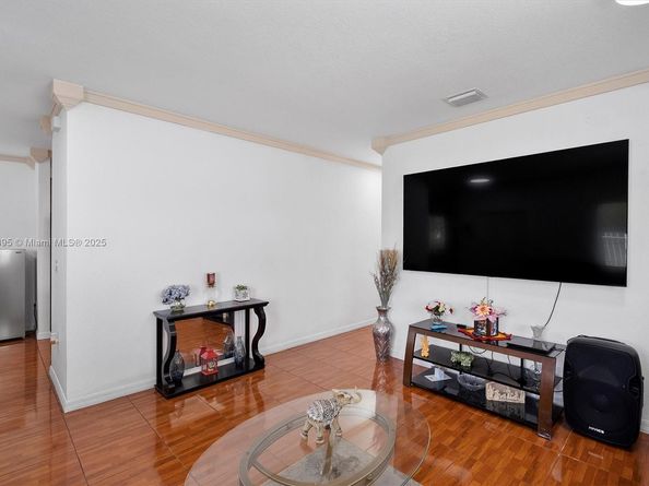 2130 NW 66th St, Miami FL 33147