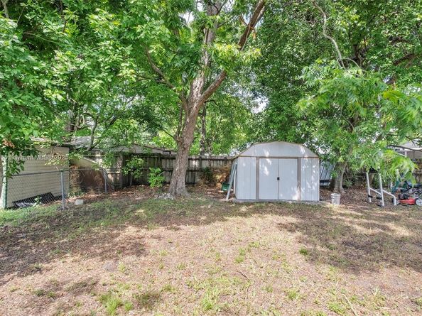 2130 NW 66th St, Miami FL 33147