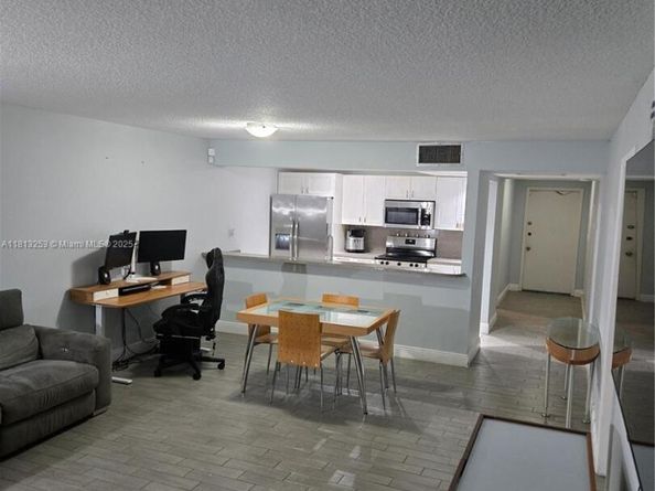 1609 Fairway Rd, Pembroke Pines FL 33026