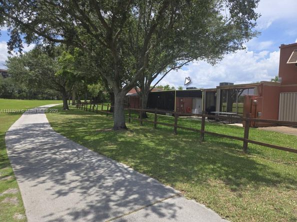 1609 Fairway Rd, Pembroke Pines FL 33026