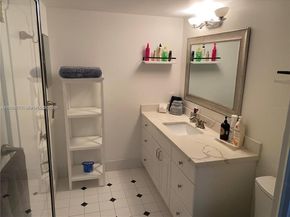 2205 S Cypress Bend Dr, #302 302, Pompano Beach FL 33069