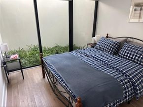 1076 NW 55th St, Miami FL 33127