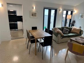 1076 NW 55th St, Miami FL 33127