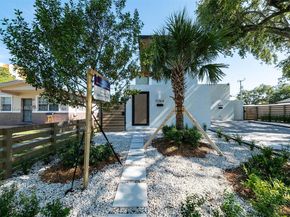 1076 NW 55th St, Miami FL 33127