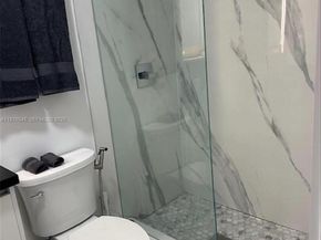 1076 NW 55th St, Miami FL 33127