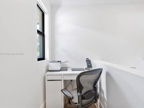 1076 NW 55th St, Miami FL 33127