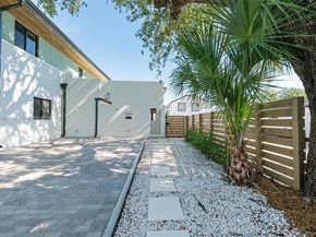 1076 NW 55th St, Miami FL 33127