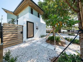 1076 NW 55th St, Miami FL 33127