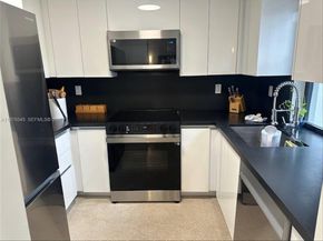 1076 NW 55th St, Miami FL 33127