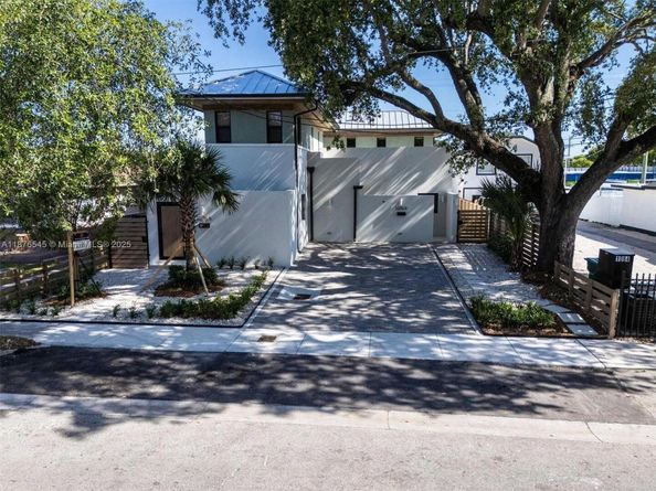 1076 NW 55th St, Miami FL 33127
