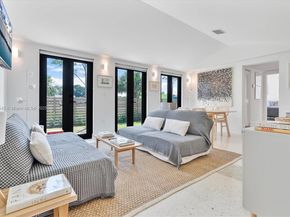 1076 NW 55th St, Miami FL 33127