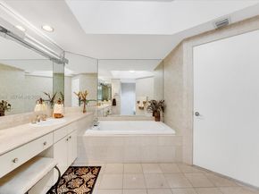 2000 Island Blvd 602, Aventura FL 33160