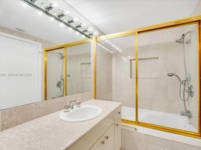 2000 Island Blvd 602, Aventura FL 33160