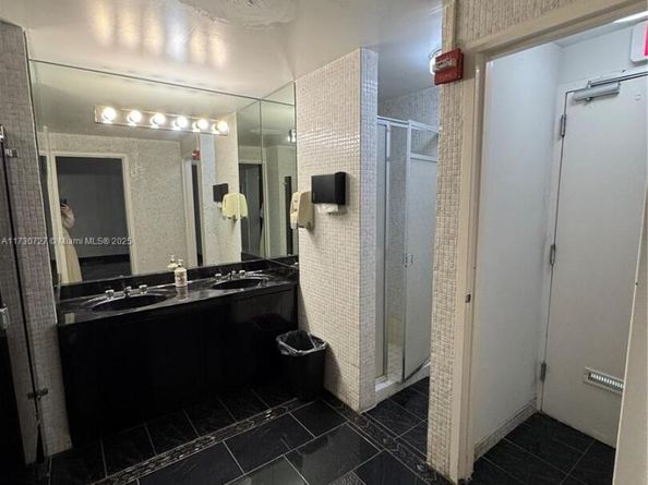 5750 Collins Ave 4F, Miami Beach FL 33140