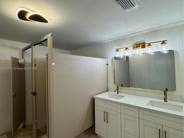5750 Collins Ave 4F, Miami Beach FL 33140