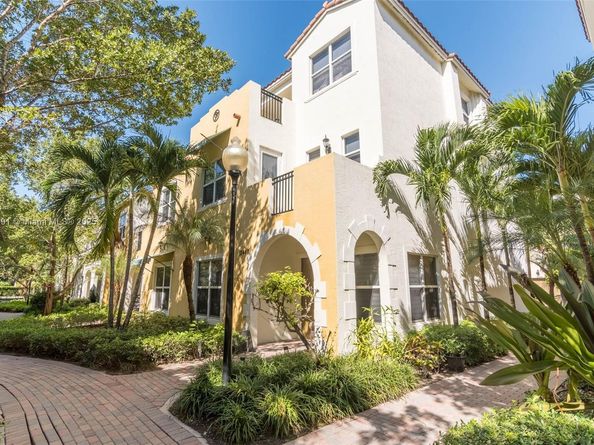 12448 NW 17th Mnr, Pembroke Pines FL 33028