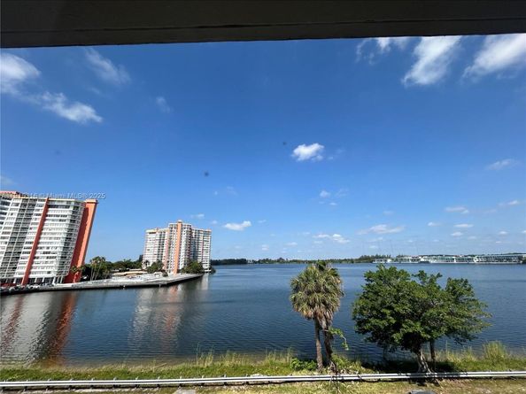 18601 NE 14th Ave 407, Miami FL 33179