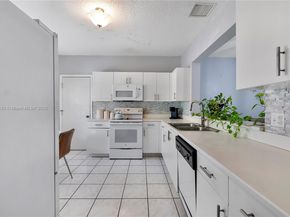 6004 Red Plum Ct, Tamarac FL 33321