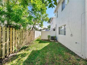 6004 Red Plum Ct, Tamarac FL 33321