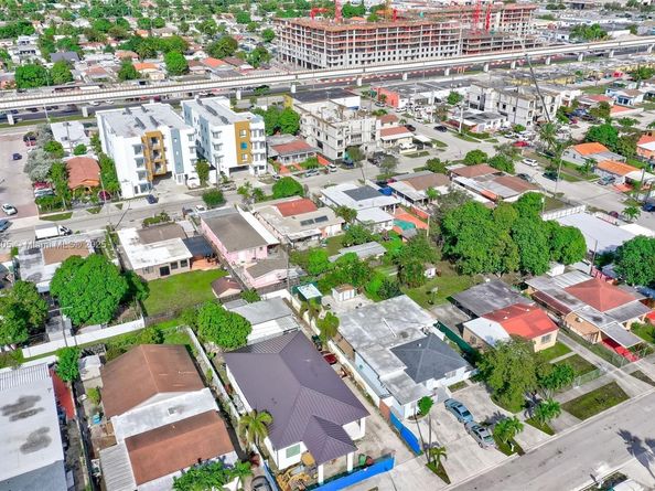 859 E 23rd St, Hialeah FL 33013