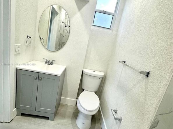 2241 N 57th Way, Hollywood FL 33021
