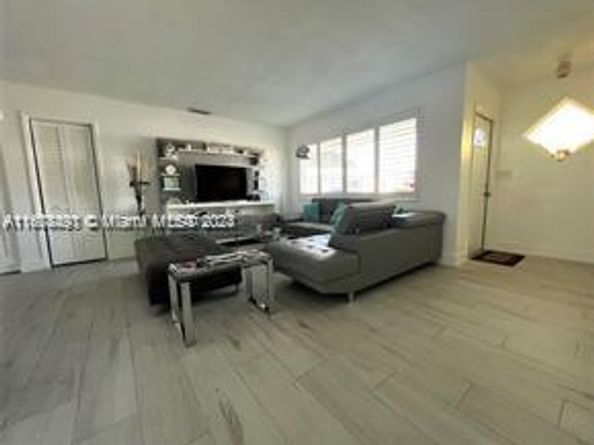 Undisclosed Address #A11608491, Hollywood FL 33180