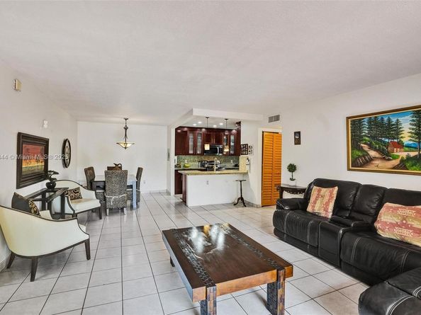 8660 SW 149th Ave 205, Miami FL 33193