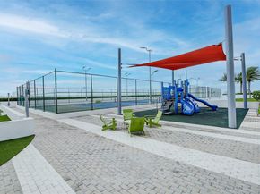 16385 Biscayne Blvd 1219, North Miami Beach FL 33160