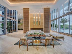 16385 Biscayne Blvd 1219, North Miami Beach FL 33160