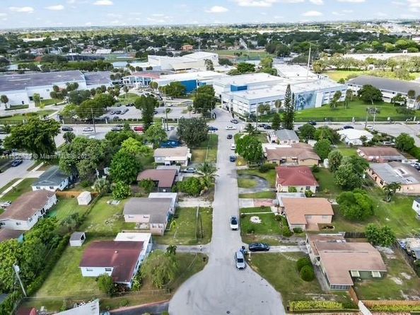 1041 NW 24th Ter, Fort Lauderdale FL 33311