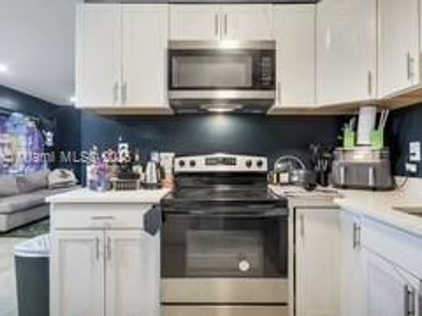 1041 NW 24th Ter, Fort Lauderdale FL 33311